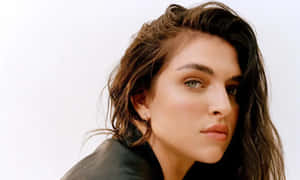 Mae Muller Performing Live In Concert Wallpaper