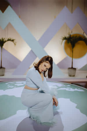 Mae Muller Shining On Stage Wallpaper