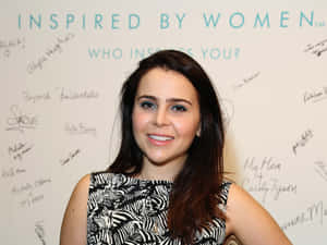 Mae Whitman Smiling Radiantly Wallpaper