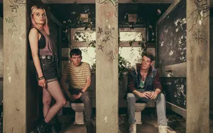 Maeve Wiley In An Old Bathroom Wallpaper