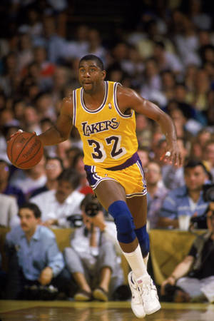 Magic Johnson Running Basketball Court Wallpaper