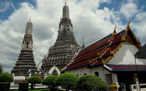 Magnificent Details Of Wat Arun Wallpaper