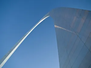 Magnificent View Of The Gateway Arch Wallpaper
