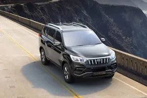 Mahindra Alturas G4 Coastal Road Wallpaper