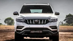 Mahindra Alturas G4 Front View Wallpaper