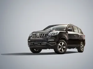 Mahindra Alturas G4 S U V Studio Shot Wallpaper