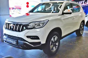 Mahindra Alturas G4 Showroom Display Wallpaper