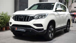 Mahindra Alturas G4 White S U V Wallpaper