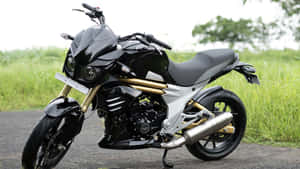 Mahindra Mojo Motorcycle Outdoor Display Wallpaper