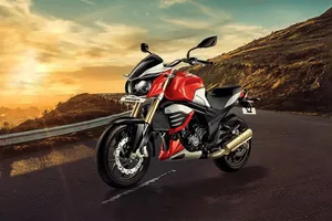 Mahindra Mojo Motorcycle Sunset Ride Wallpaper