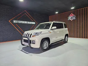 Mahindra T U V300 Showroom Display Wallpaper