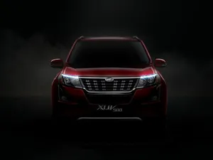 Mahindra Xuv In Action Wallpaper