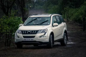 Mahindra Xuv500 Suv In Action Wallpaper