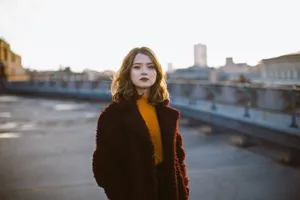 Maisie Peters Wallpaper