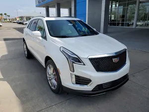 Majestic Beauty Of Cadillac Xt5 2022 Wallpaper