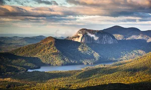 Majestic Beauty Of The Blue Ridge Mountains Wallpaper