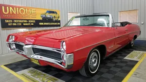 Majestic Beauty Of The Vintage Pontiac Catalina. Wallpaper