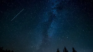 Majestic Dark Sky Over The Horizon Wallpaper