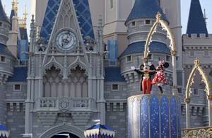 Majestic Disneyland Castle In The Heart Of Orlando Wallpaper