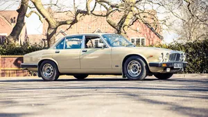 Majestic Elegance Of Bugatti Type 41 Royale Wallpaper