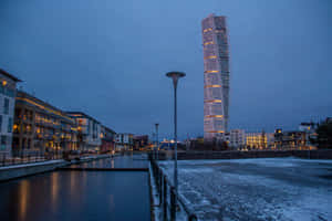 Majestic Evening View Of Turning Torso Tower Wallpaper