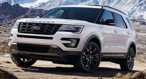 Majestic Ford Explorer On A Scenic Adventure Wallpaper
