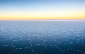 Majestic Frozen Lake Landscape Wallpaper