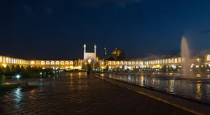 Majestic Imam Square Fountain Show In Isfahan Wallpaper