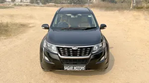 Majestic Mahindra Xuv500 In Action Wallpaper