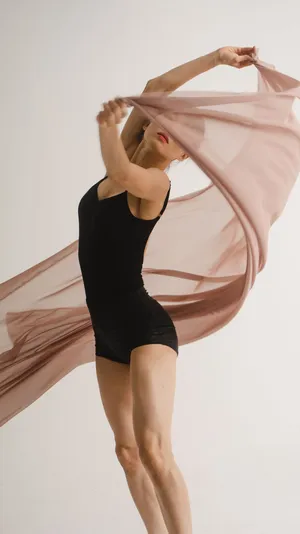 Majestic Majestic Lake Retreat Wallpaper