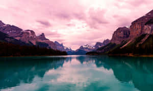 Majestic_ Mountain_ Lake_at_ Dusk Wallpaper