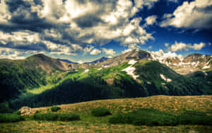 Majestic_ Mountain_ Valley_ View Wallpaper