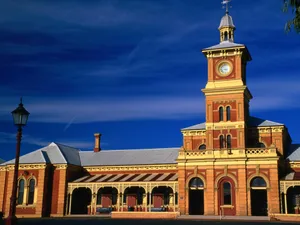 Majestic Sunset Over Albury Wallpaper