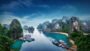 Majestic View Of The World-famous Halong Bay In Hanoi Wallpaper