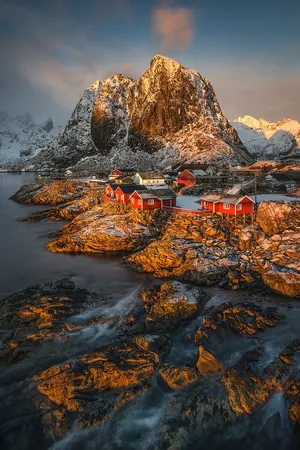 Majestic Winter Wonderland Wallpaper