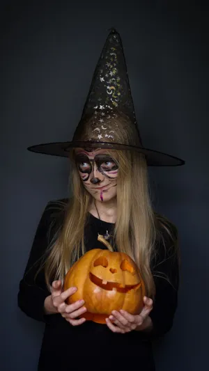 Make Your Next Halloween Frighteningly Fun With A Stunning Horror Costume! Wallpaper