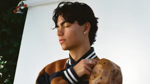 Malachi Barton Casual Style Wallpaper