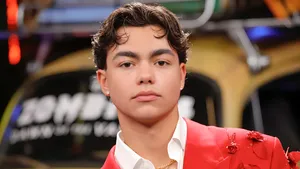 Malachi Barton Red Carpet Look Wallpaper