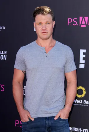 Manat Eventin Grey Shirt Wallpaper