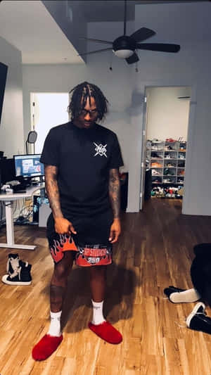 Manin Casual Attire Indoor Wallpaper