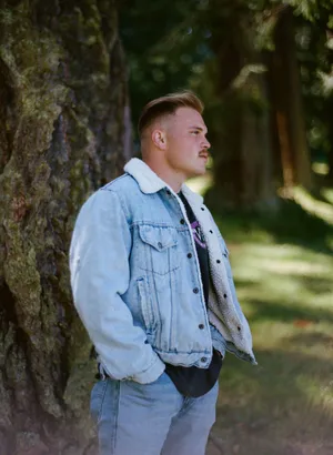 Manin Denim Jacket Outdoors Wallpaper