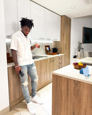 Manin Modern Kitchen Checking Watch Wallpaper