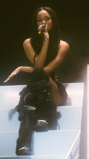 Manon Bannerman Live Performance Wallpaper