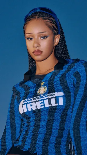 Manon Bannerman Style Wallpaper