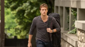 Manonthe Movewith Backpack Wallpaper