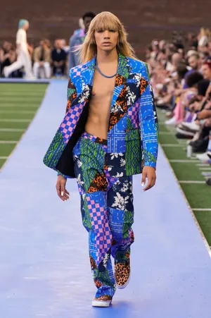 Marcelo Burlon's Signature Aesthetic Print On High-quality T-shirt Wallpaper