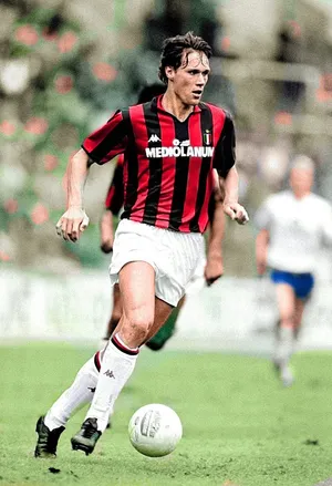 Marco Van Basten Kicking Ball Wallpaper