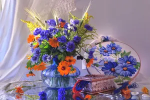 Marigold And Cornflower In Flower Vase Wallpaper