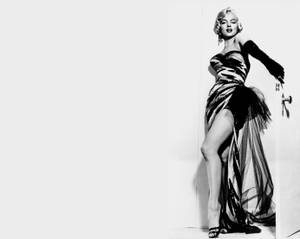 Marilyn Monroe Leg Slit Dress Wallpaper