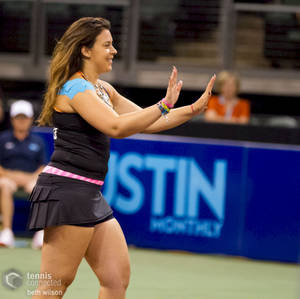 Marion Bartoli Acknowledges Her Fans Wallpaper